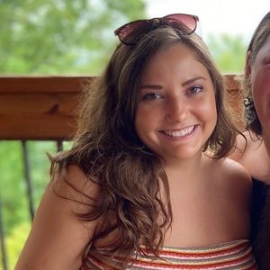 Meet your Posher, Angela